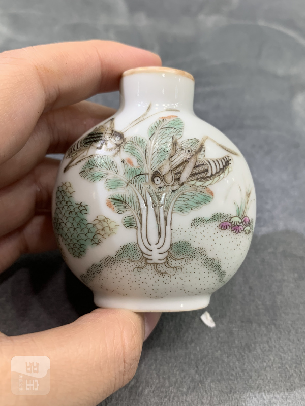 清晚期粉彩飞黄腾达鼻烟壶 - 图4